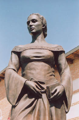 Monumento a Beatriz Galindo en Navalcarnero (Madrid)