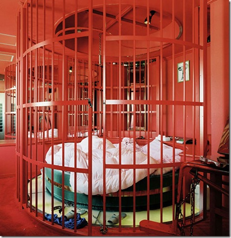 Round Caged Bed, Hotel Pamplona, Osaka 2005
