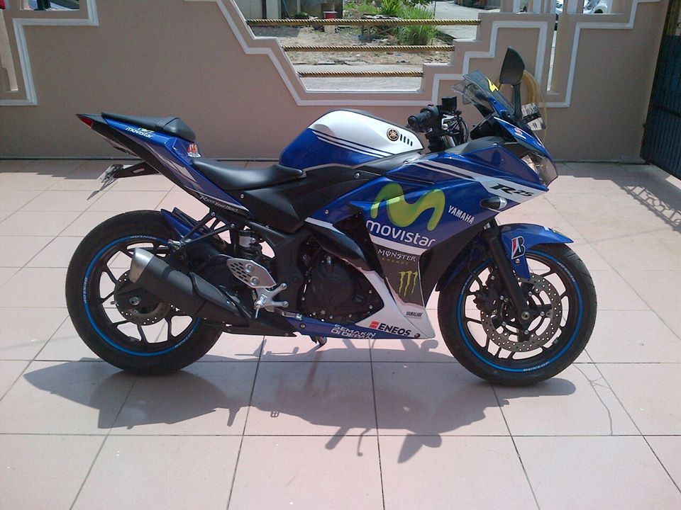 Modifikasi Motor Yamaha R15 Striping Stiker Keren Sukaon