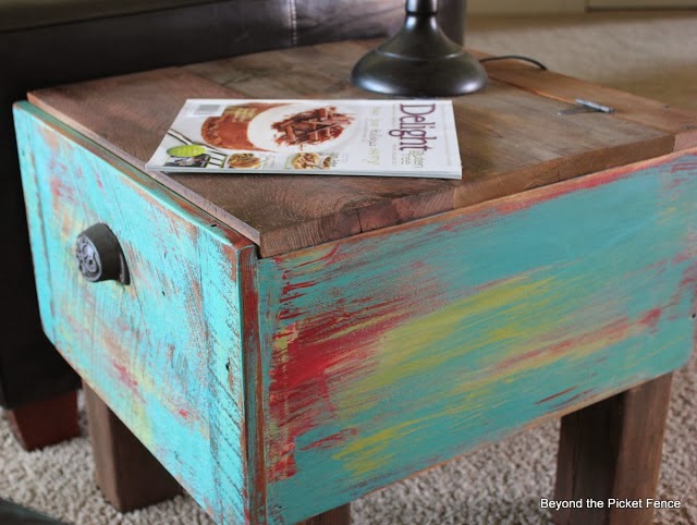 repurposed drawer ideas http://bec4-beyondthepicketfence.blogspot.com/2014/03/projects-galore-with-drawers.html