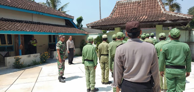 Koramil Jononalan Latih PBB Kepada Linmas
