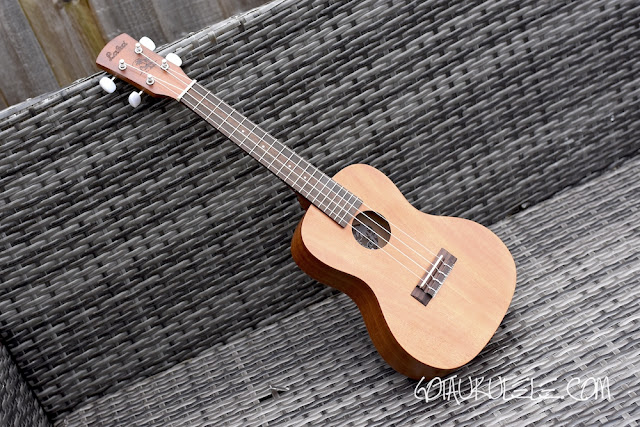 Laka VUC50EA Ukulele