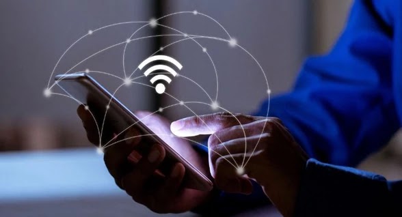 3 طرق للعثور على كلمة مرور WiFi المتصلة على Android أو iPhone