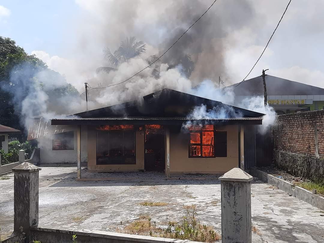 Satu Unit Rumah Ludes Terbakar di Jalan Durian Siantar, Ini Pemiliknya 