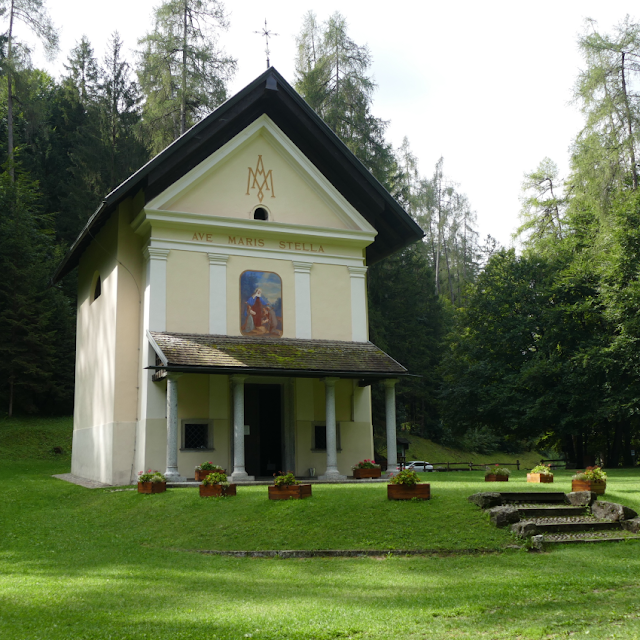 val di breguzzo cosa vedere escursioni