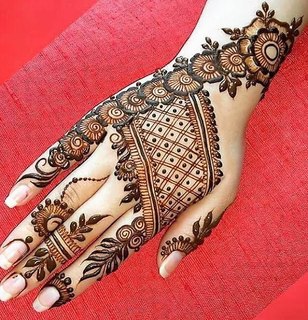 Beautiful Dulhan Mehndi Design for Hands