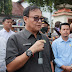 Ketua DPRD didampingi Wakil Ketua I dan Anggota DPRD turun Lanngsung Menemui Peserta Aksi yang Berorasi di depan Gedung DPRD