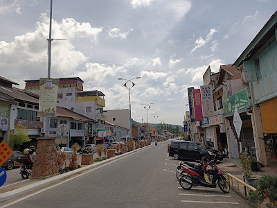 玲珑大街 Jalan Besar, Lenggong