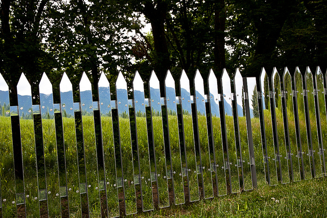 Dishfunctional Designs: Picket Fences: Salvaged &amp; Repurposed