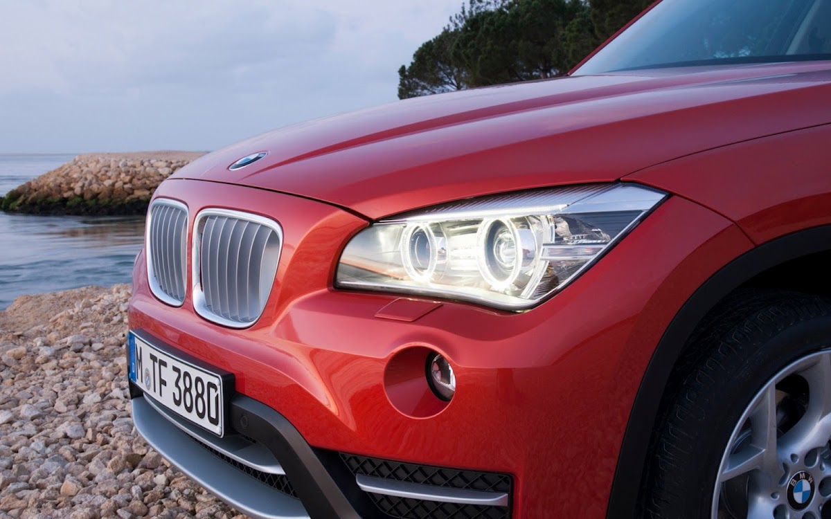2013 BMW X1 Widescreen HD Wallpaper