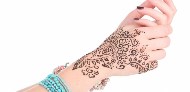 motif henna tangan simple