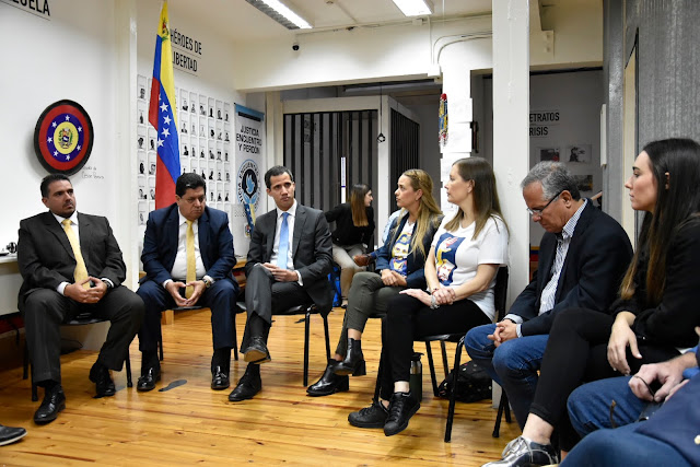 Junta Directiva de la AN recibe a familiares de presos políticos 