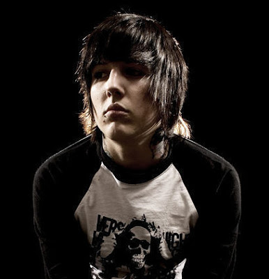 He is also well-known for his adorable emo/scene hair that adored by girls.