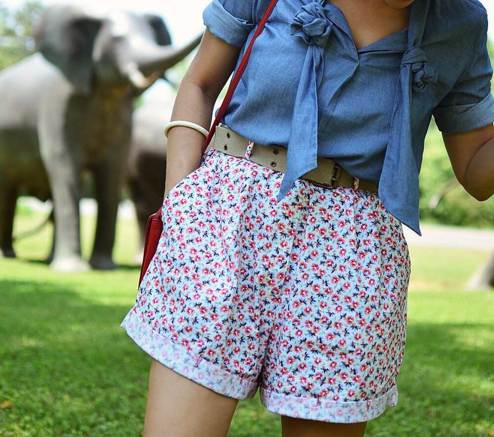 Floral shorts street style 