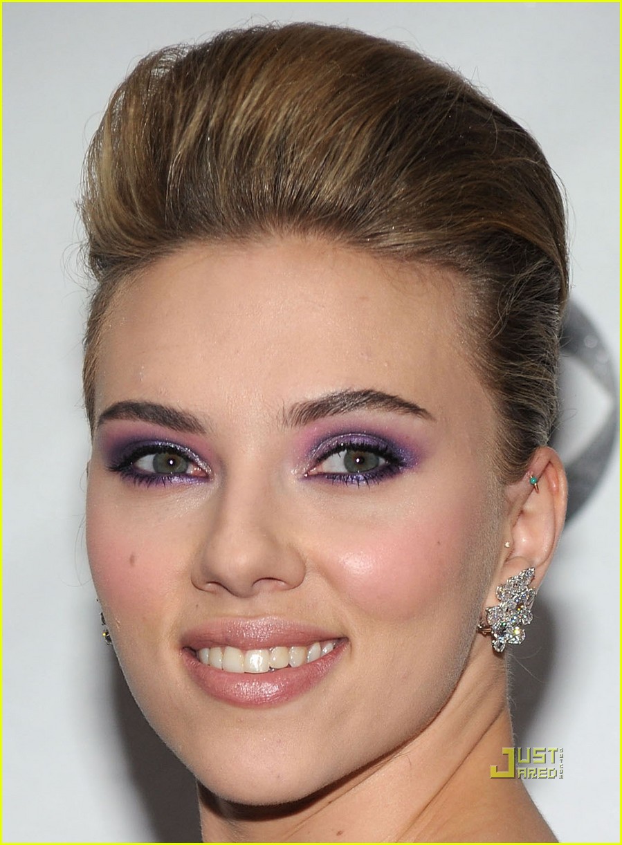 scarlett johansson eyes