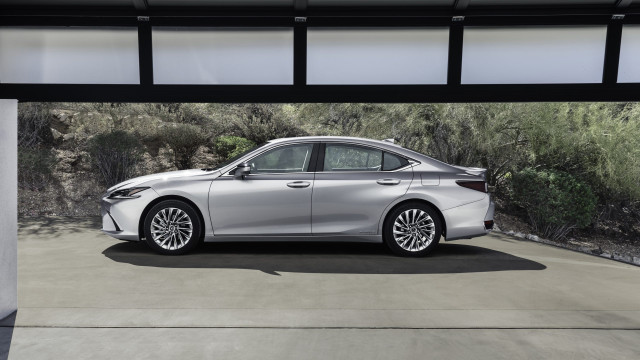 2023 Lexus ES Review