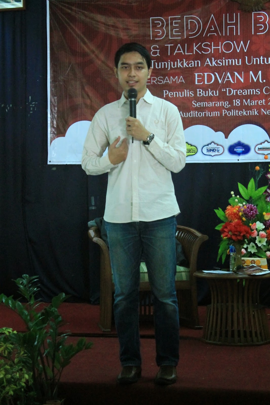 seminar wirausaha motivator nasional muda termuda indonesia pengusaha entrepreneur sukses training motivasi mahasiswa kampus 