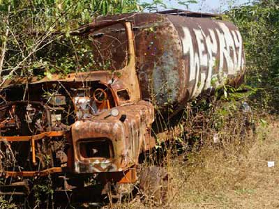 Abandoned Tank Forest Escape Solución