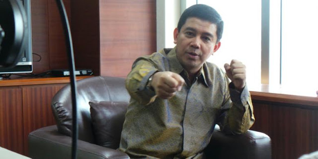 GAWAT !! MENPAN-RB TOLAK USULAN KENAIKAN GAJI POKOK PNS 100 %, INI DIA
ALASANNYA !!