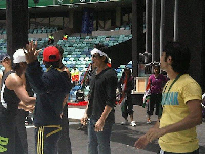 Priyanka Chopra,Shahrukh Khan and Shahid Kapoor Rehearsing at the Durban Moses Mabhida stadium