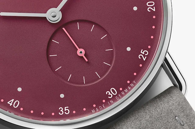 Nomos Glashütte Metro 33 red muted ref. 1123