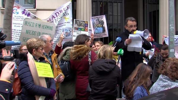 Madres de bebés robados exigen justicia 