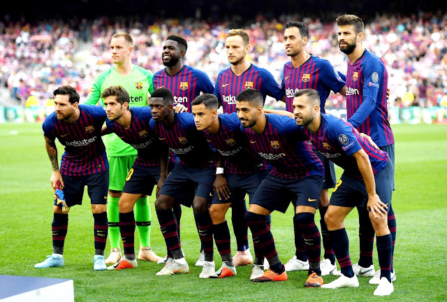 F. C. BARCELONA - Temporada 2018-19 - Ter Stegen, Umtiti, Rakitic, Busquets y Piqué; Messi, Sergi Roberto, Ousmane Dembélé, Coutinho, Luis Suárez y Jordi Alba. F. C. BARCELONA 4 (Leo Messi 3, Ousmane Dembélé) PSV EINDHOVEN 0. 18/09/2018. Liga de Campeones de la UEFA, Grupo B, 1ª jornada. Barcelona, Nou Camp.