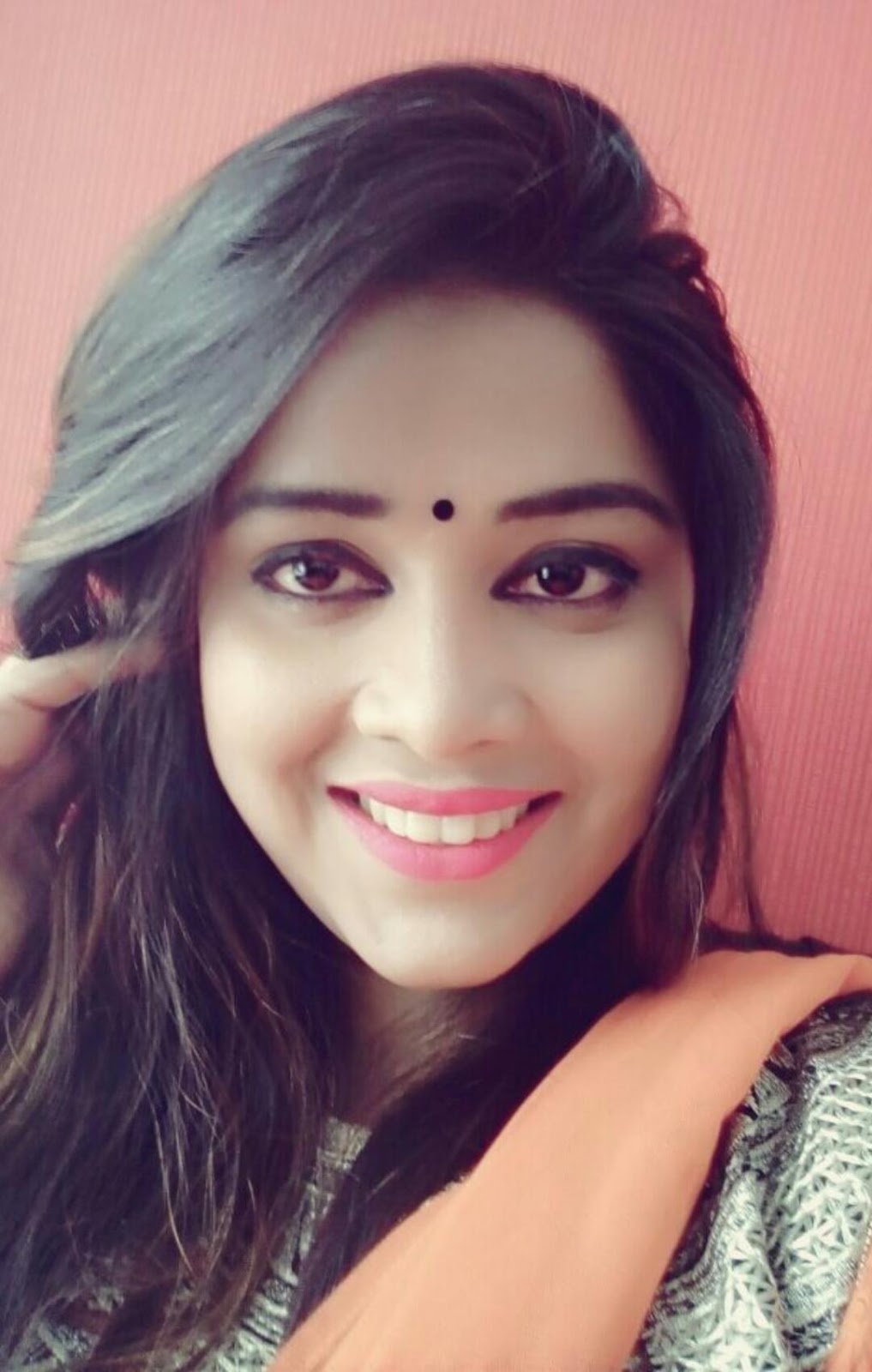 Eenu Shree biography wikipedia, Bhojpuri actress Eenu Shree date of birthday, Eenu Shree upcoming movies info, Check out Eenu Shree's Latest filmography, photo, Images, Wallpaper