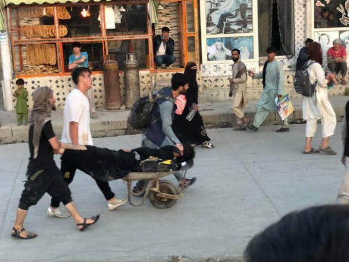 Kabul piomba nel terrore: "Almeno 90 morti. Uccisi 13 militari Usa"