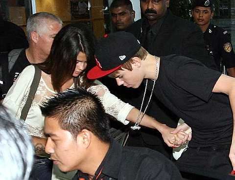 Justin Bieber dan kekasihnya justin bieber klia. Justin Bieber dan kekasihnya