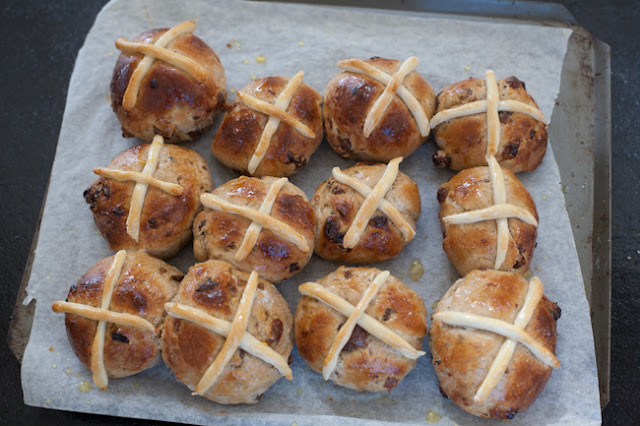 hot cross buns