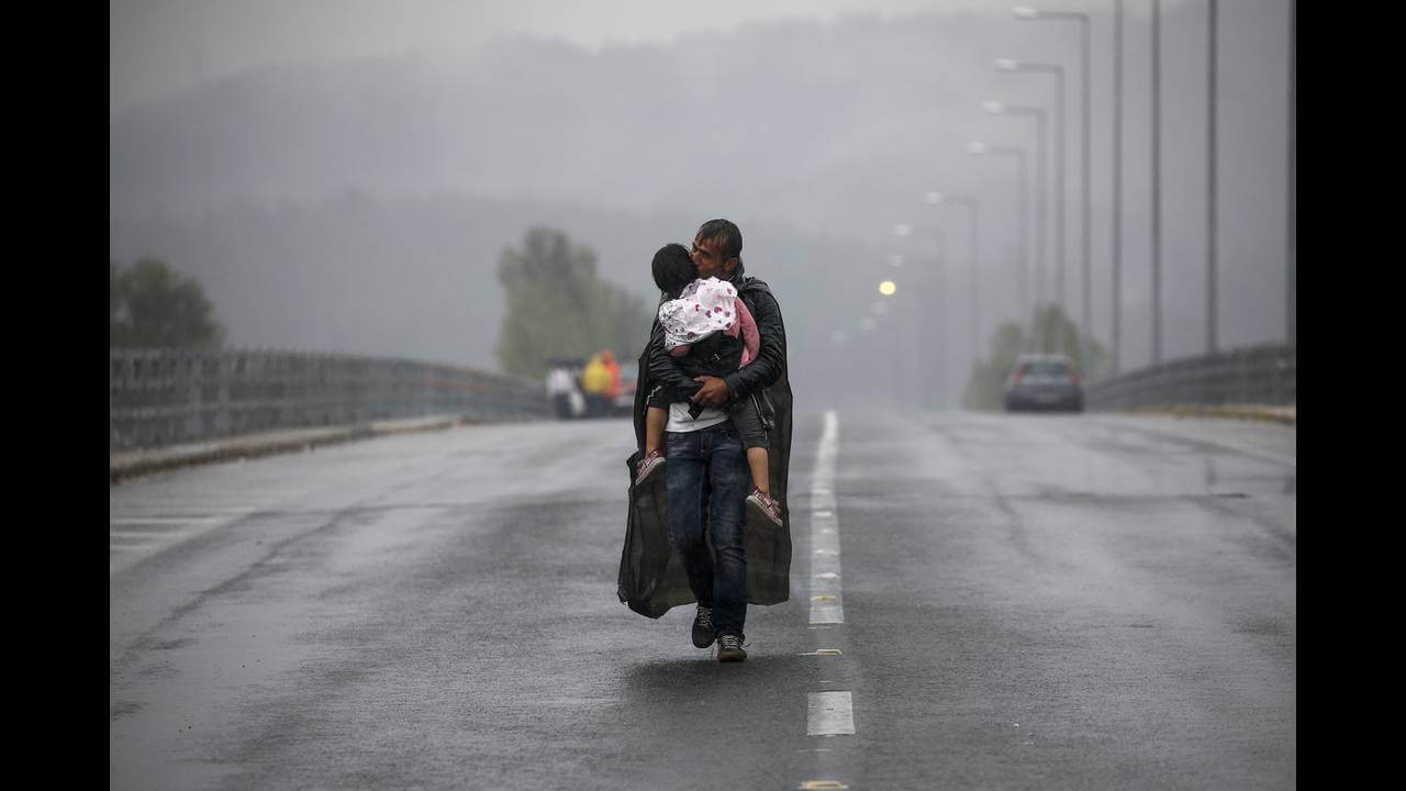 Breathtaking Pictures Prove The Talent Of Yannis Behrakis, The Award-Winning Photographer Who Died Aged 58