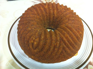 BUNDT CAKE DE NARANJA,REQUESÓN Y SEMILLAS DE AMAPOLA