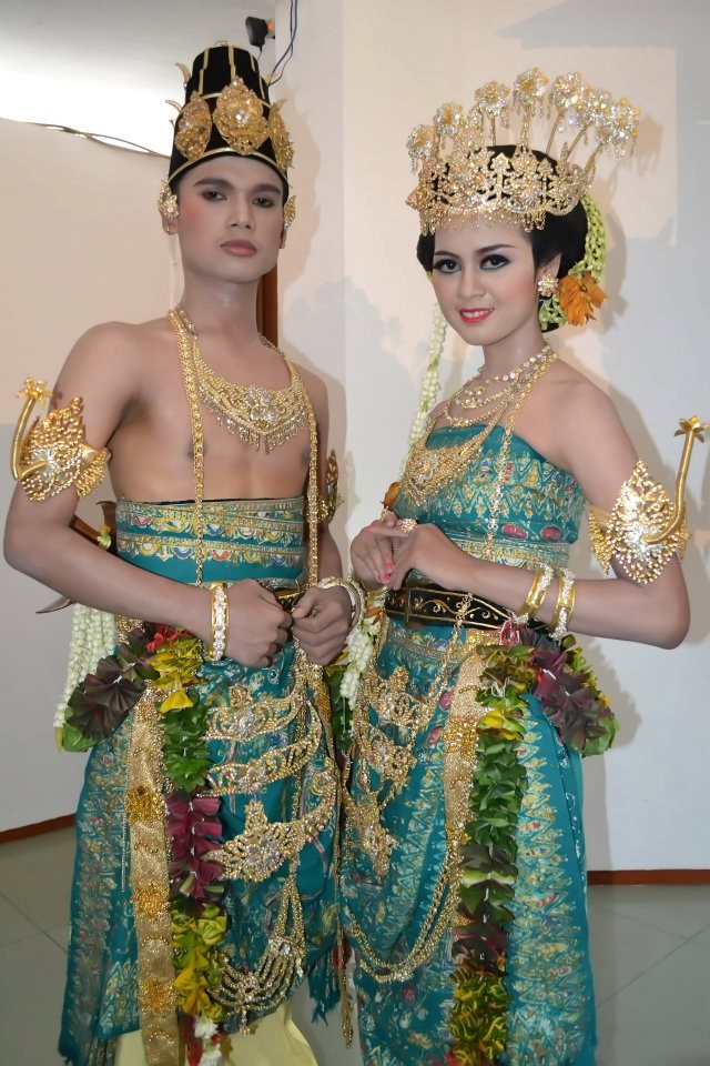 20 Kebaya Modern Jawa  Timur Yang Modis 