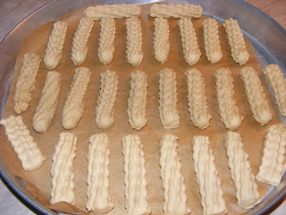 Biscuiti preparare reteta de casa cu untura de porc traditionala taraneasca retete culinare patiserie fragezi pufosi desert dulce biscuite biscuit cu faina zahar amoniac otet,