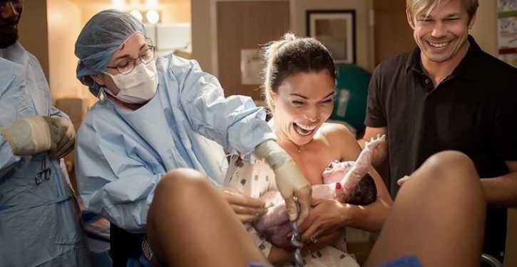 Here Are The Best Birth Photos Of 2017. Breathtaking Compilation Photos!