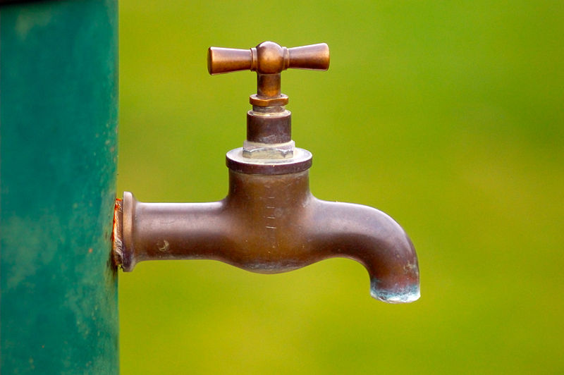 [800px-Brass_water_tap-799453.jpg]