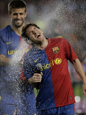 Funny Lionel Messi, Wyne shower