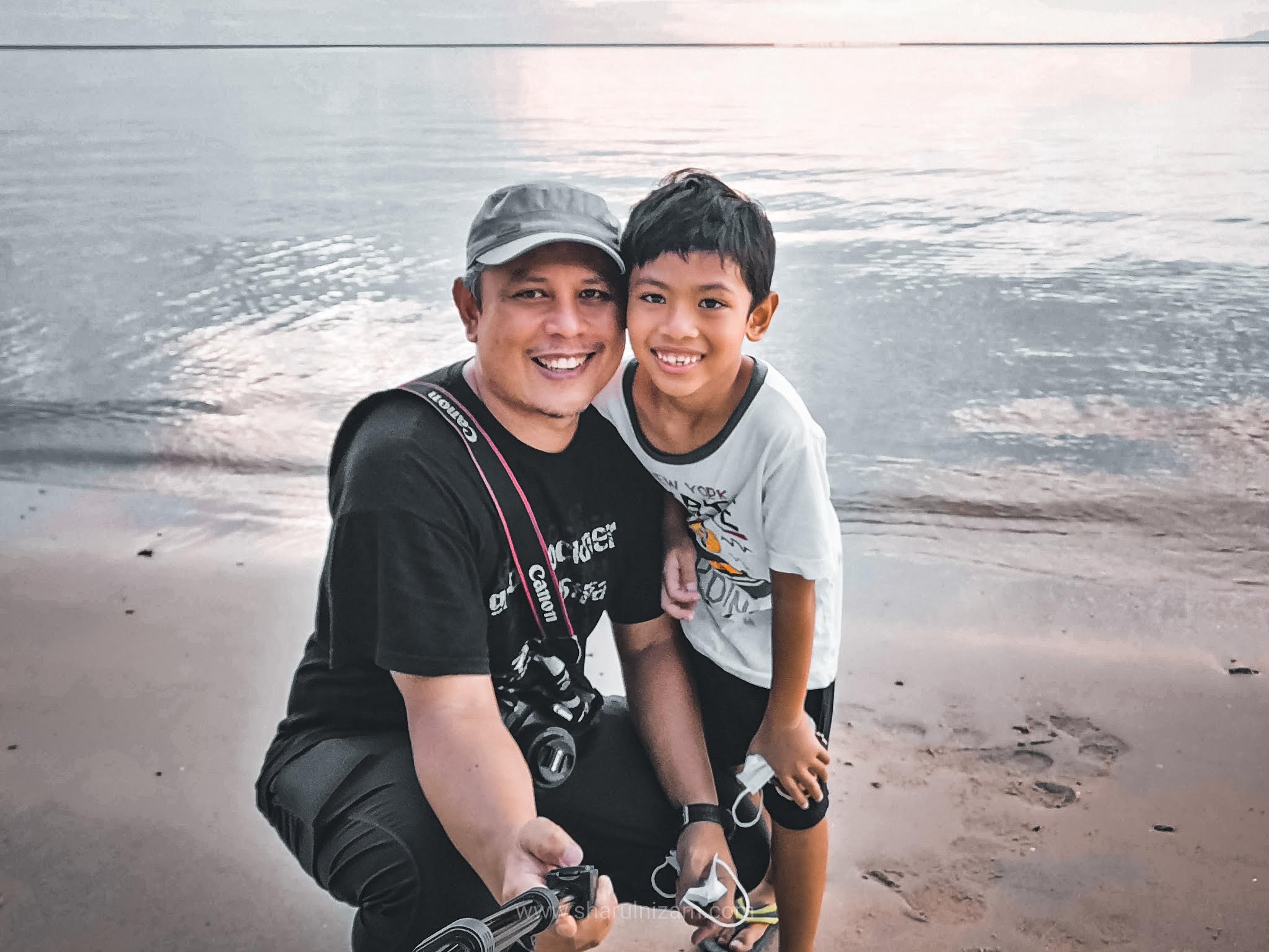 Merenung Matahari Terbenam Di Pantai Kuala Muda, Langkawi