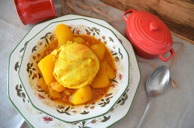 las delicias de mayte, patatas con chorizo a la riojana, guiso de la abuela, guisos, guiso de patatas con chorizo, guiso de patatas con chorizo y huevo, estofado de patatas con chorizo, receta guiso de patatas con chorizo, 