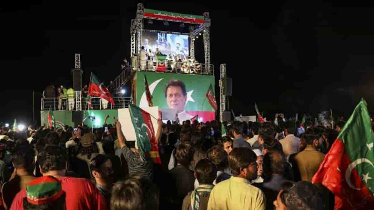 Imran Khan is the object of love, so a huge rally in Pakistan in support of him