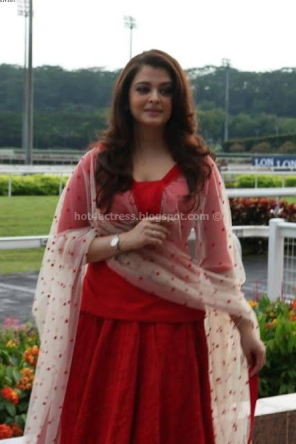 Aiswarya Latest pics in Red dress