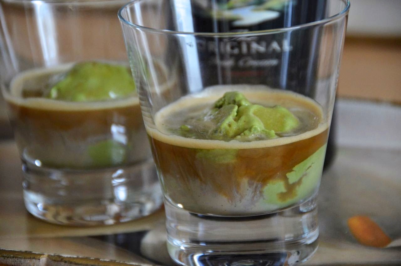 MATCHA EIS AFFOGATO MIT SCHWIPS