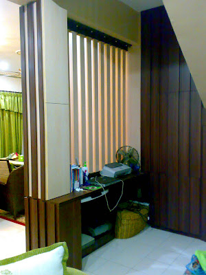 Utara kabinet meja computer rak buku dan stor bawah tangga