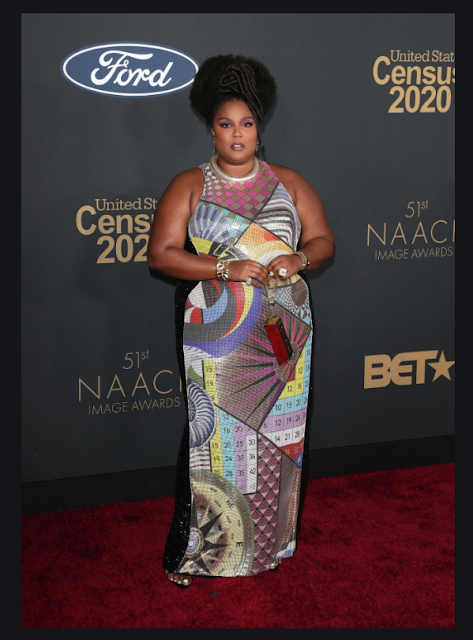 Lizzo wears a new dress, A piece of gold, NAACP 