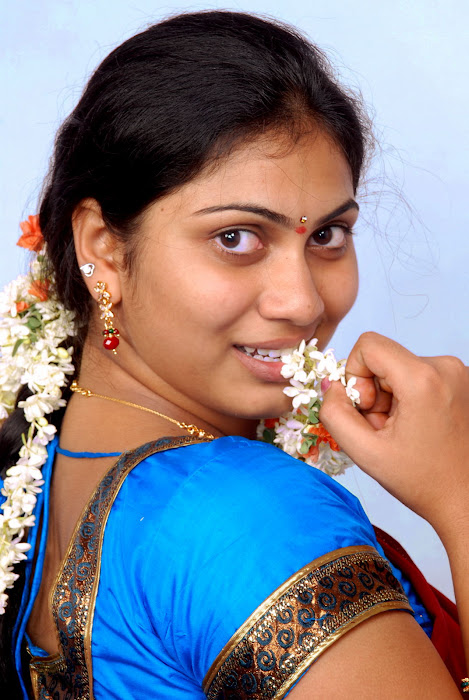 siri sri in maa voollo osari em jarigindante movie glamour  images