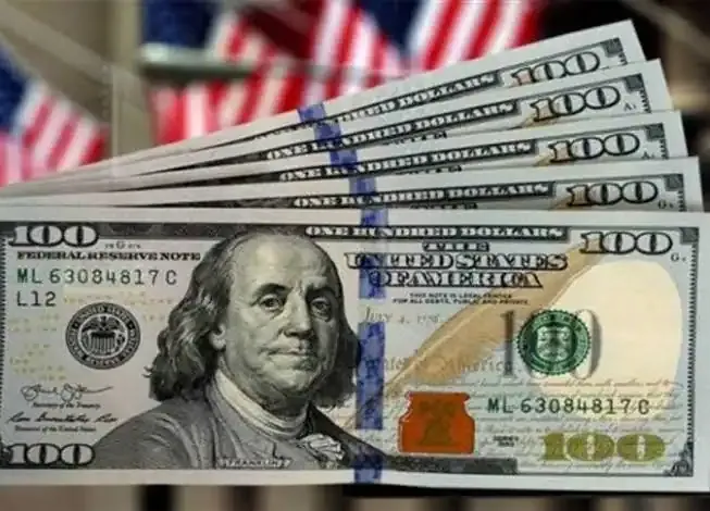 الدولار يتراجع بسبب انتكاسة سقف الديون وموقف باول المتشائم