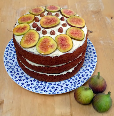 Sloe gin, hazelnut and fig cake