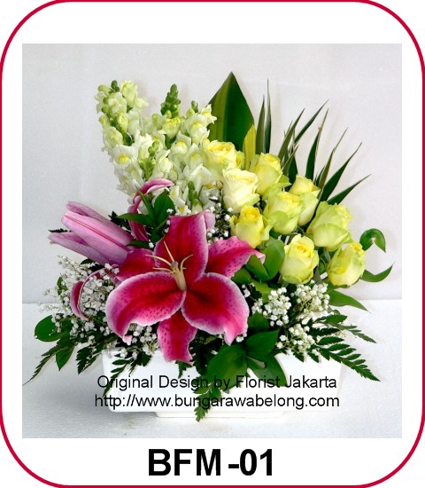 Rangkaian Bunga Meja Minimalis | Telp 021-41675773 ...