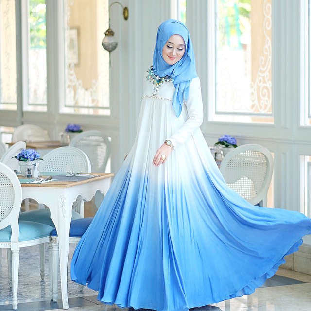 15+ Model Baju Muslim untuk Pesta ala Dian Pelangi